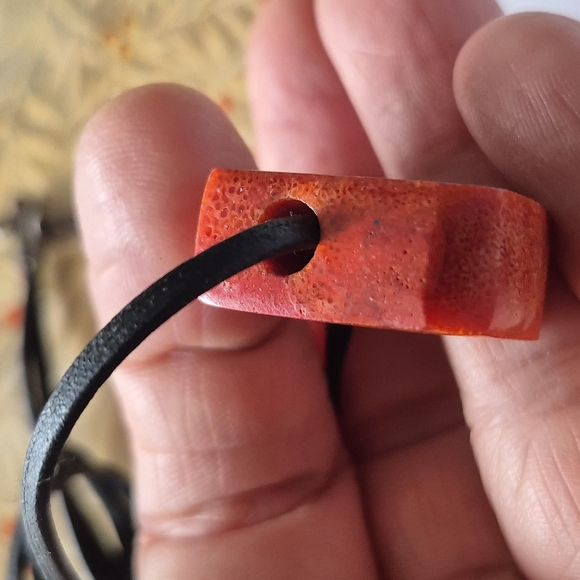 CHUNKY FOSSILIZED CORAL PENDANT ON A LEATHER CHAIN - Picture 10 of 13